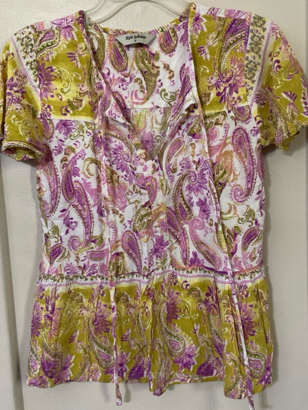 Style infusion Pink and Olive Paisley Tie-Front Peasant Tunic